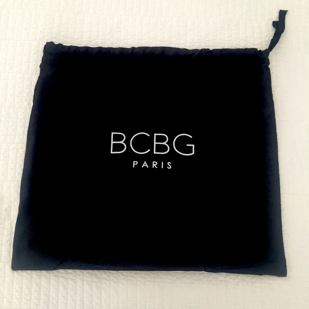 BCBG dust cover